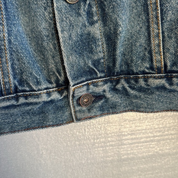 Levis Blue Vintage XL Wash Denim Jean Trucker Jacket women’s - Picture 2 of 8